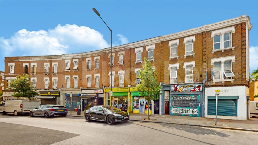 			3 Bedroom, 1 bath, 1 reception Flat			 Willesden Lane, Kilburn
